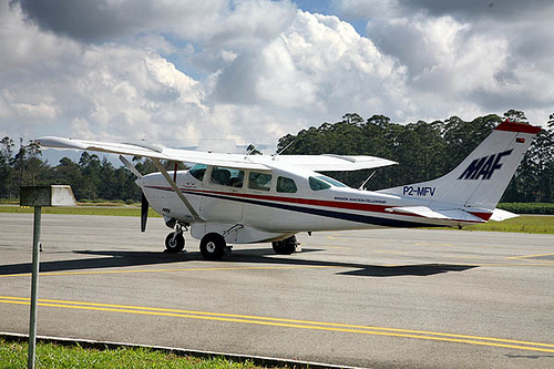 MAF C206 at Mt Hagen