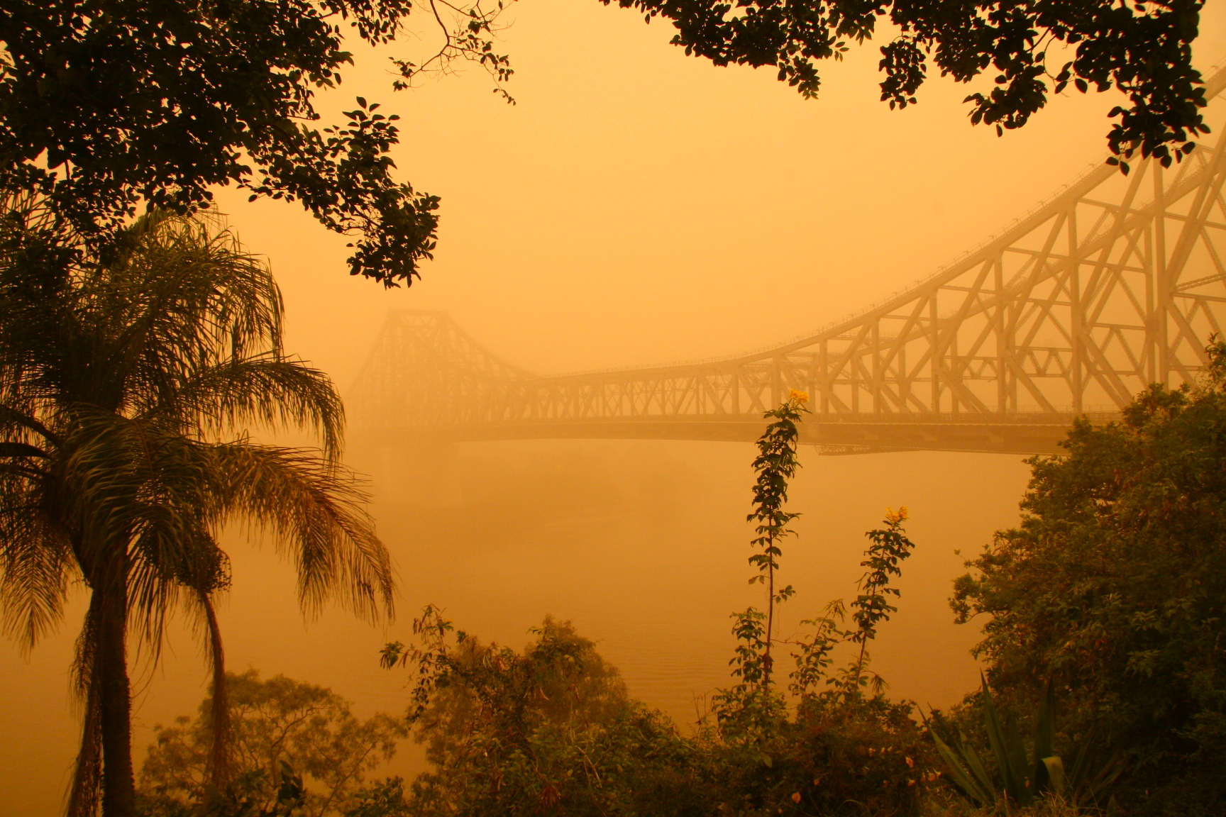 Brisbane's Story Bridge - dust story