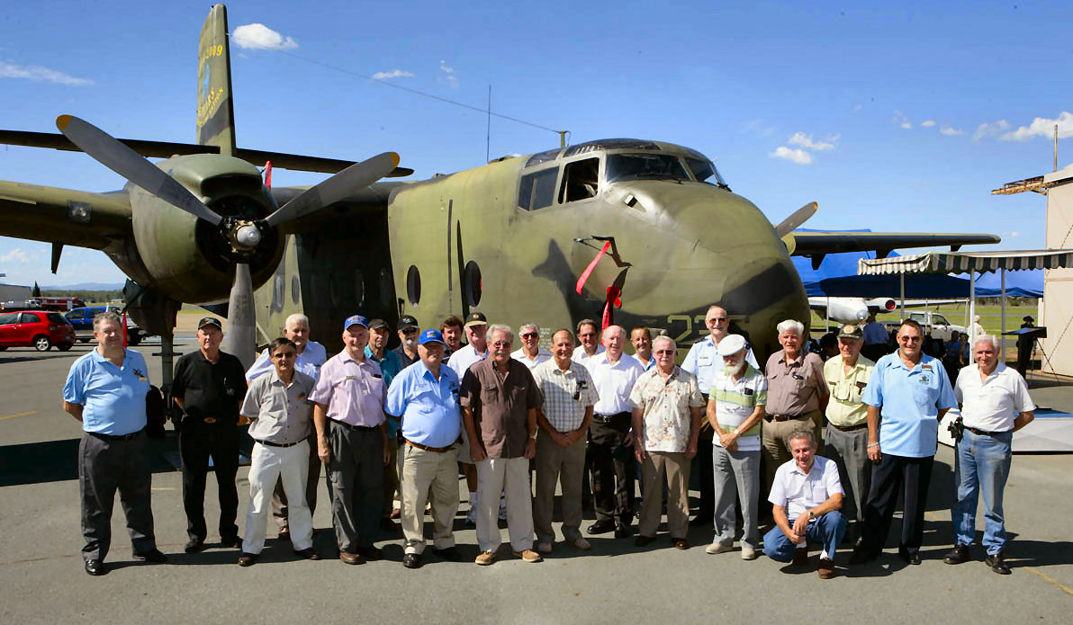 35 Sqn Blokes at Amberley with A4-236