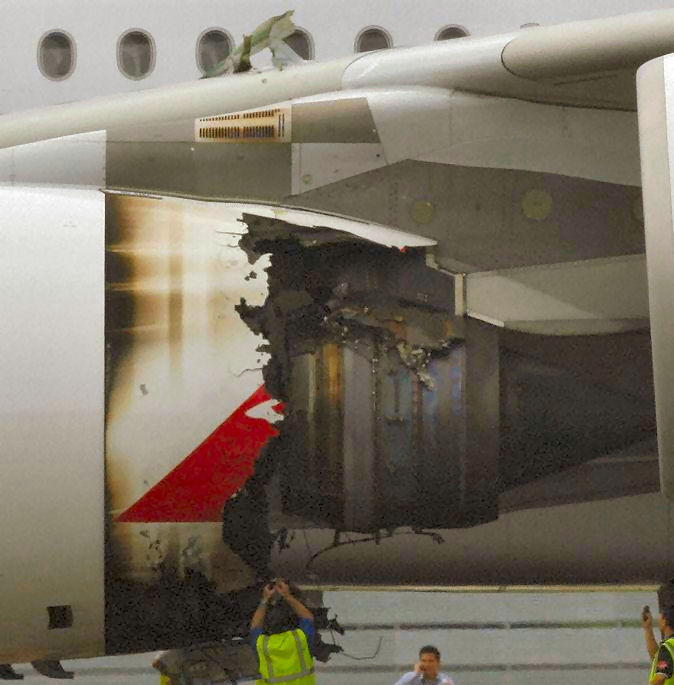 Qantas A380 Engine nacelle damage